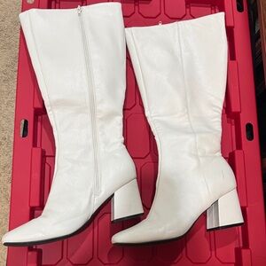 Rouge Helium White Mid-Calf Block Heel Boots